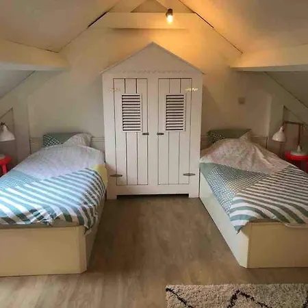 Atmospheric, Quietly Located Polder With Private P *