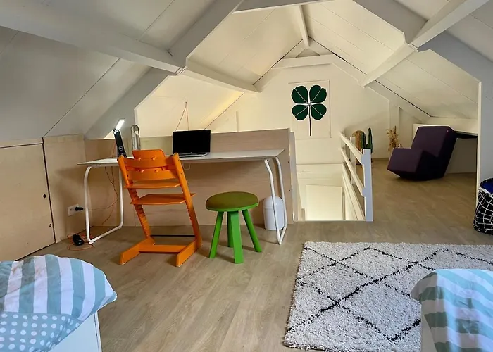 Atmospheric, Quietly Located Polder With Private P 펜션