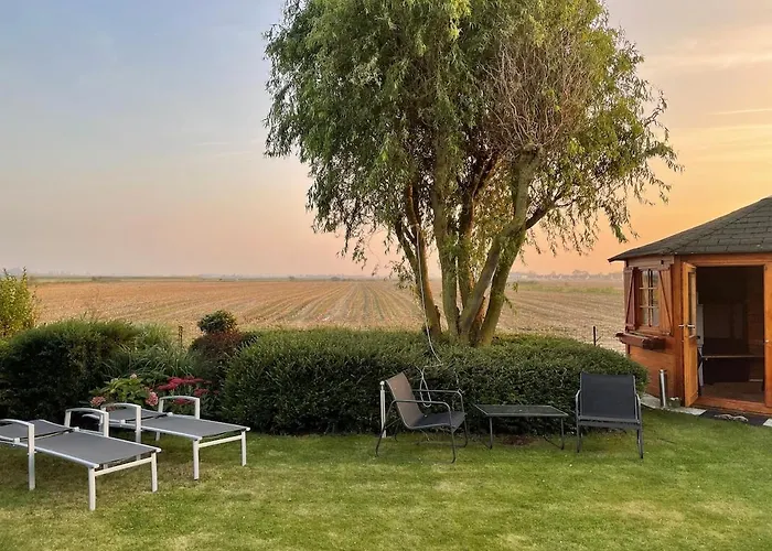 Atmospheric, Quietly Located Polder With Private P * דה האן