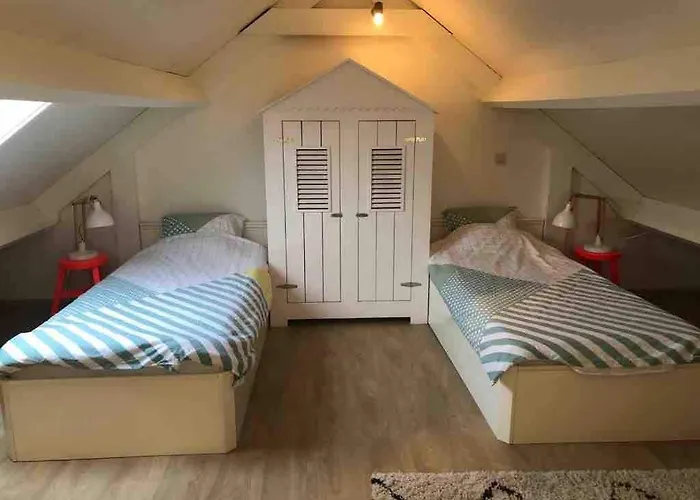 Atmospheric, Quietly Located Polder With Private P *