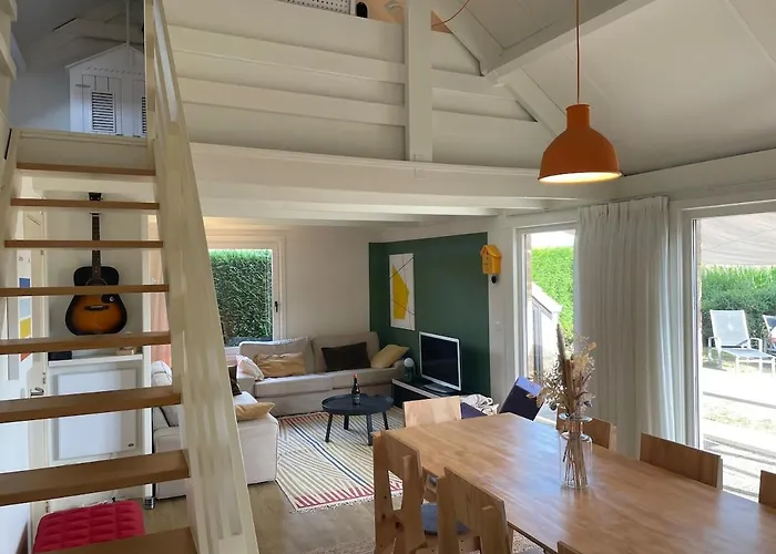 Atmospheric, Quietly Located Polder With Private P * דה האן